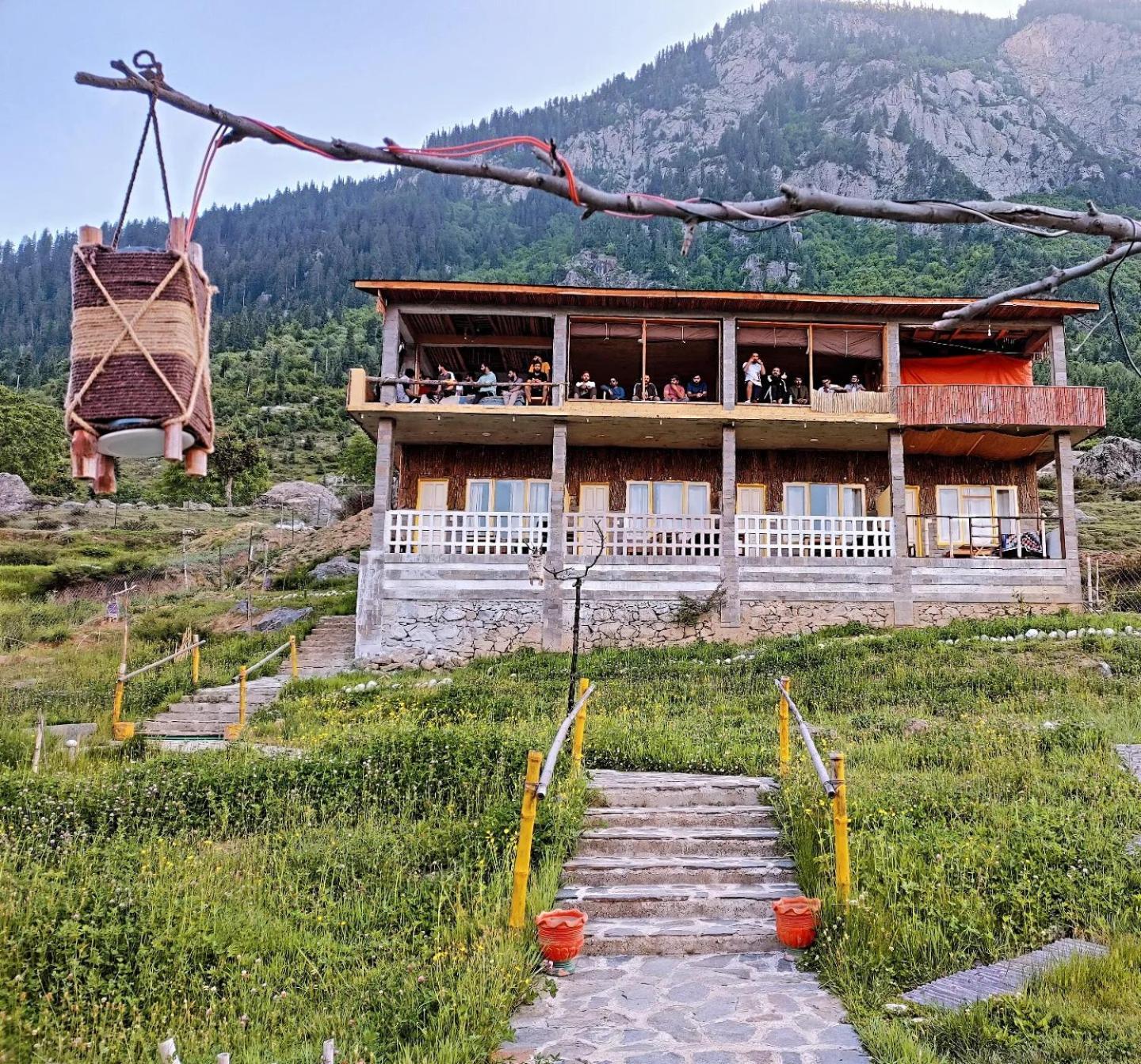 Khana Badosh Resort Kalam Extérieur photo